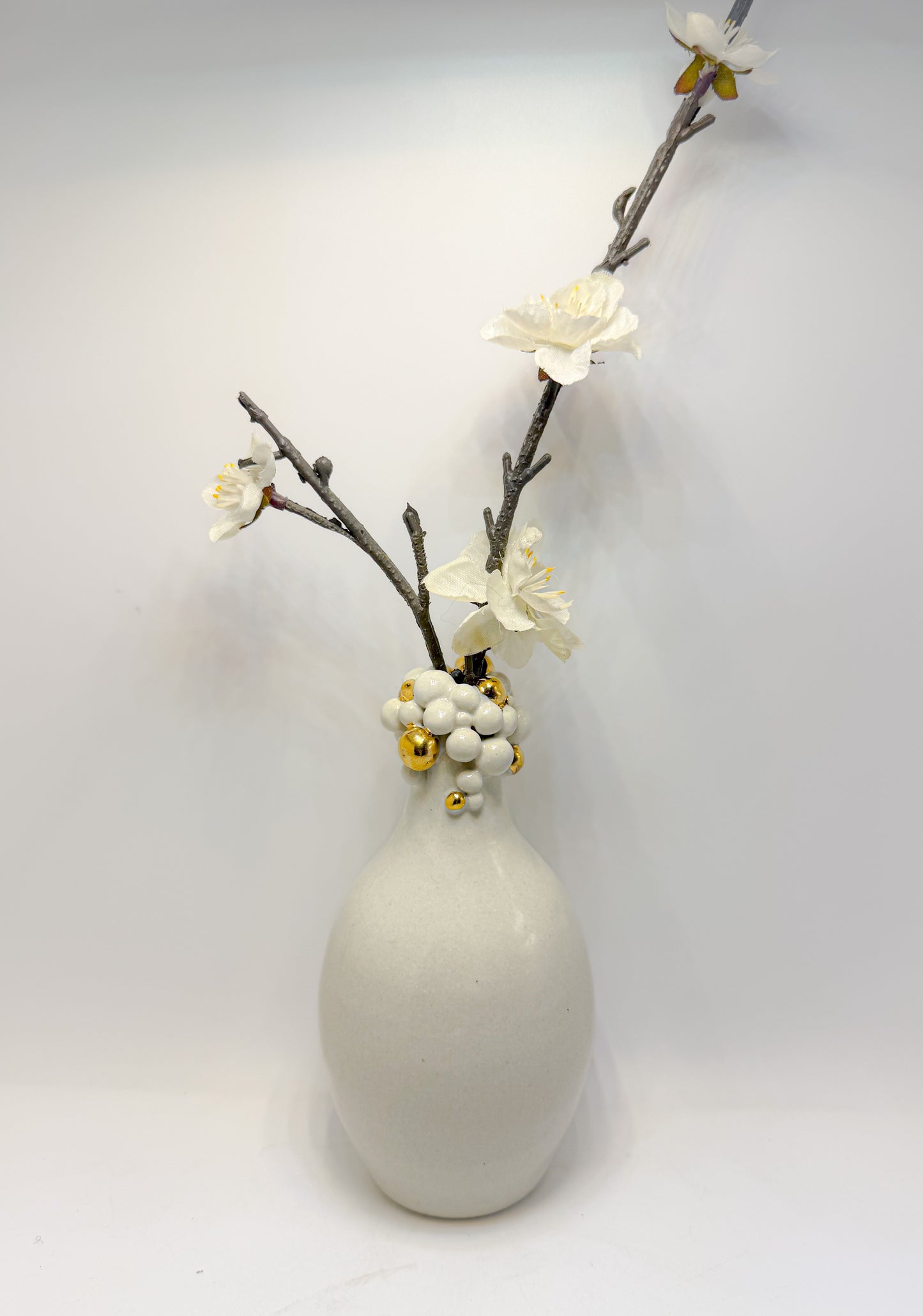 24 karat gold detail bud vase